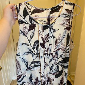 Le Chateau floral blouse size M